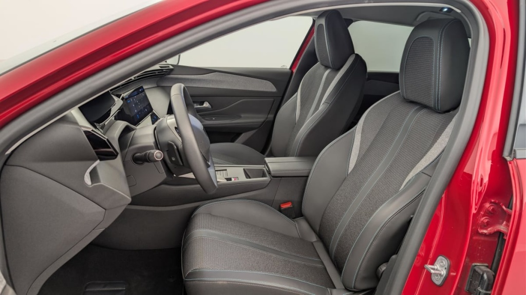 PEUGEOT 308 SW Hybrid 145 e-DCS6 Allure - ref: 1-369489 - Photo 16