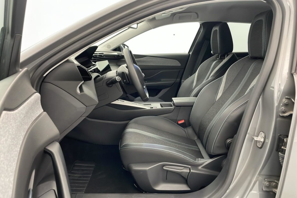 PEUGEOT 308 SW Hybrid 145 e-DCS6 Allure - ref: 1-369492 - Photo 9