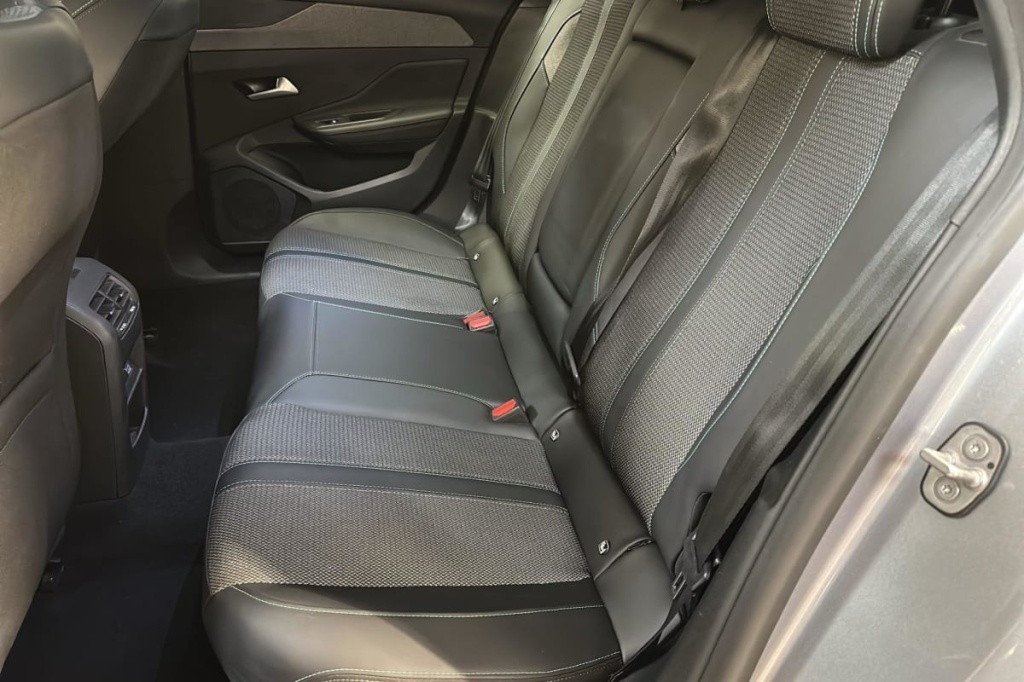 PEUGEOT 308 SW Hybrid 145 e-DCS6 Allure - ref: 1-369493 - Photo 10