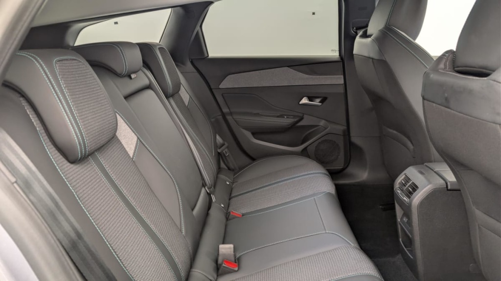 PEUGEOT 308 SW Hybrid 145 e-DCS6 Allure - ref: 1-369497 - Photo 10