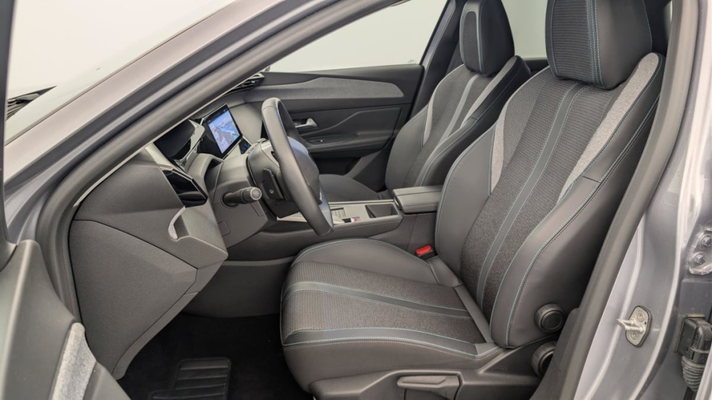 PEUGEOT 308 SW Hybrid 145 e-DCS6 Allure - ref: 1-369497 - Photo 16