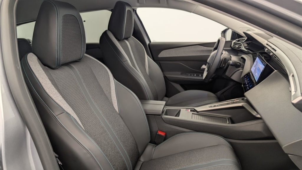 PEUGEOT 308 SW Hybrid 145 e-DCS6 Allure - ref: 1-369497 - Photo 9