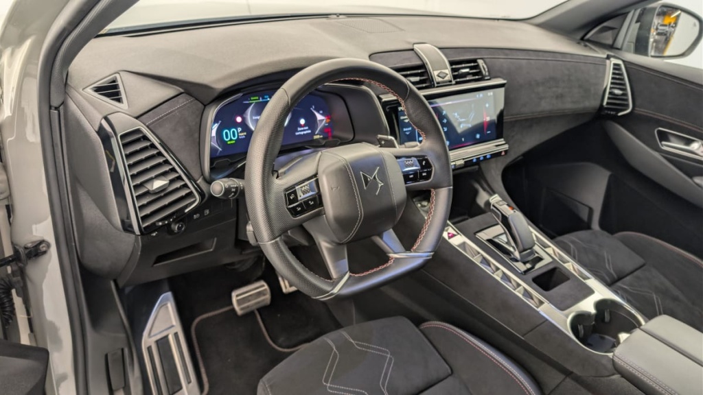 DS DS7 Hybride Rechargeable E-Tense 300 EAT8 4x4 Performance Line + - ref: 1-369544 - Photo 15