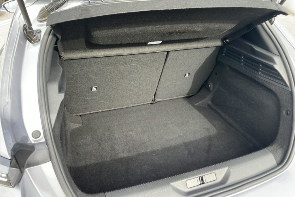 PEUGEOT 308 Hybrid 145 e-DCS6 Allure - ref: 1-369632 - Photo 11