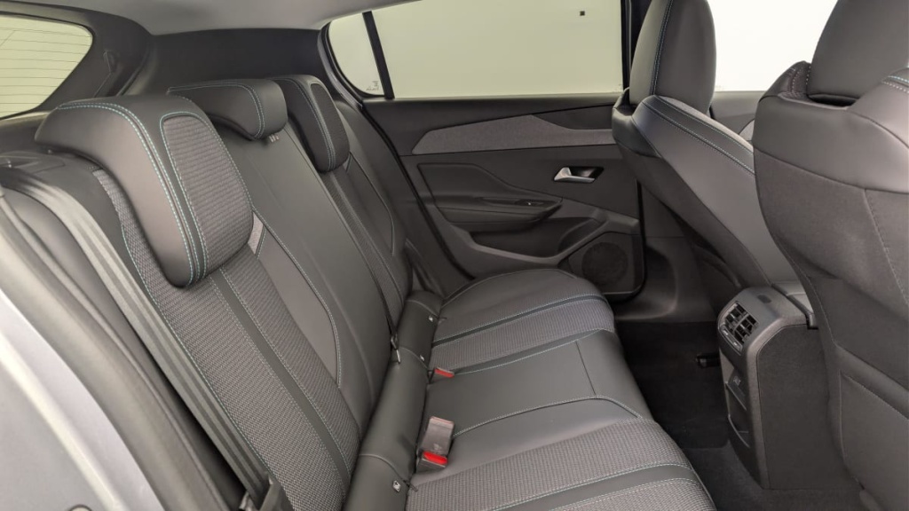 PEUGEOT 308 Hybrid 145 e-DCS6 Allure - ref: 1-369656 - Photo 10