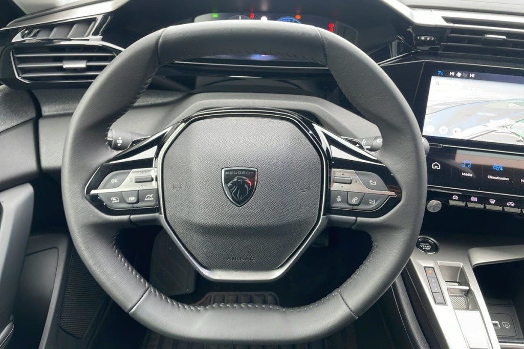 PEUGEOT 308 Hybrid 145 e-DCS6 Allure - ref: 1-369671 - Photo 14