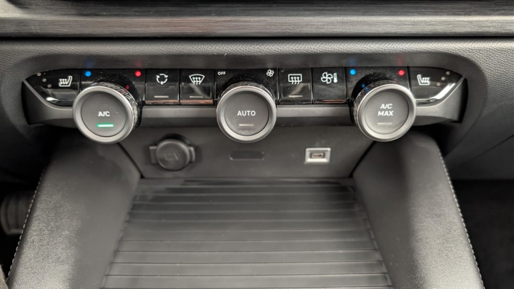 CITROEN C5 X PureTech 130 EAT8 Plus - ref: 1-369771 - Photo 20