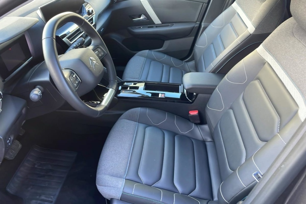 CITROEN C4 PureTech 130 EAT8 Max - ref: 1-369893 - Photo 9