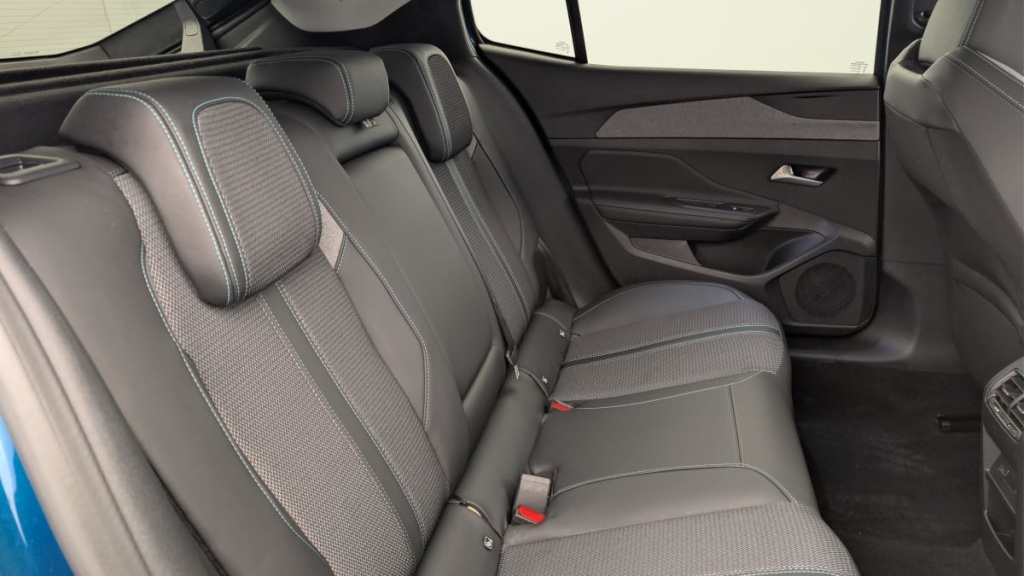 PEUGEOT 408 Hybrid 145 e-DCS6 Allure - ref: 1-369907 - Photo 10