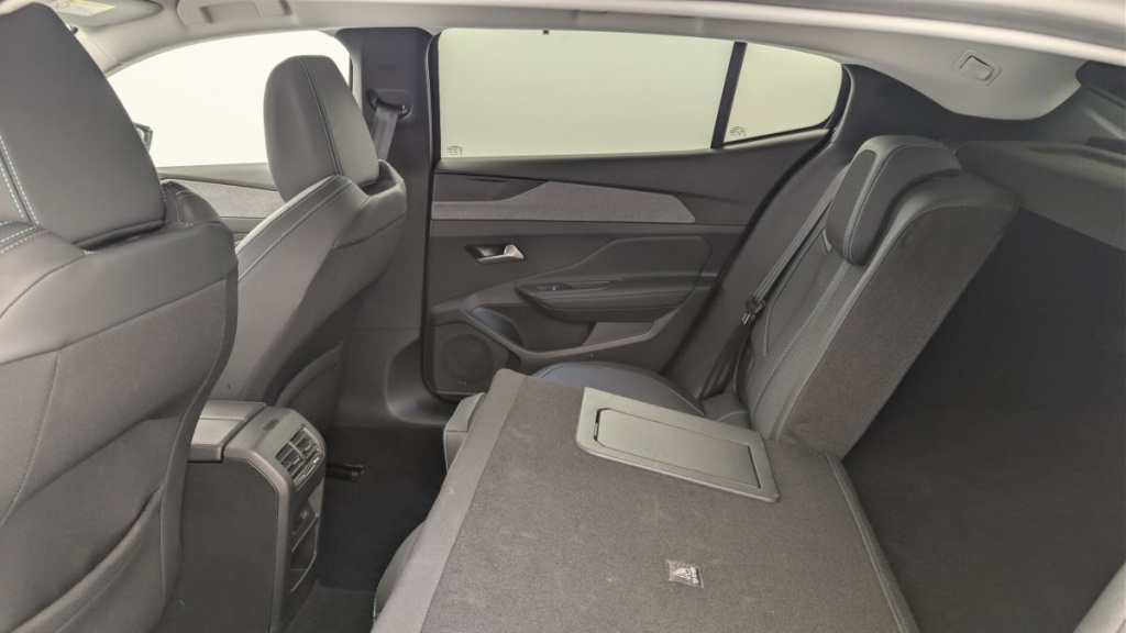 PEUGEOT 408 Hybrid 145 e-DCS6 Allure - ref: 1-369914 - Photo 12