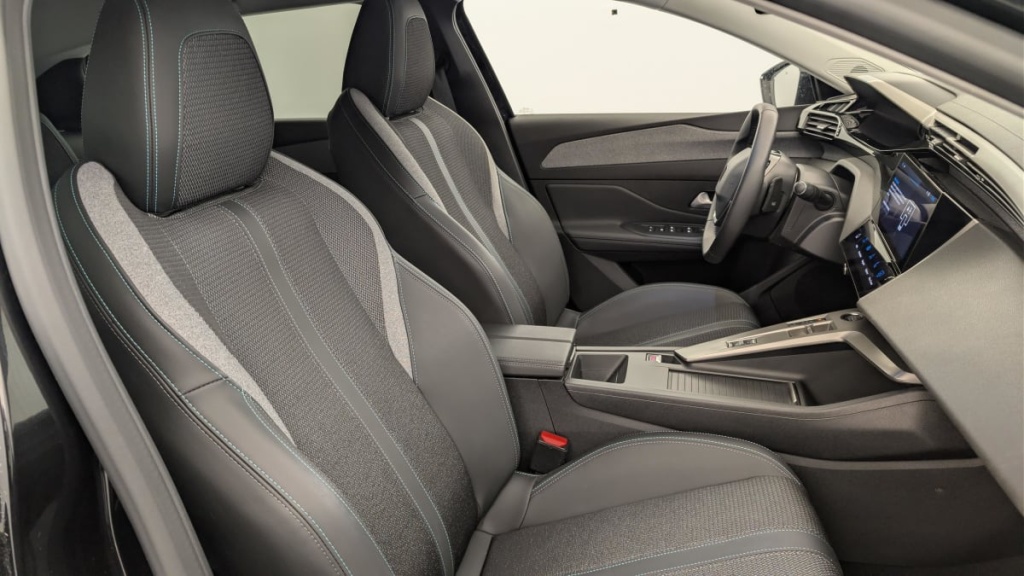 PEUGEOT 408 Hybrid 145 e-DCS6 Allure - ref: 1-369915 - Photo 9