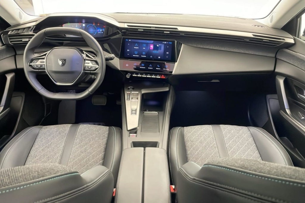 PEUGEOT 408 Hybrid 136 e-DCS6 Allure - ref: 1-369966 - Photo 12