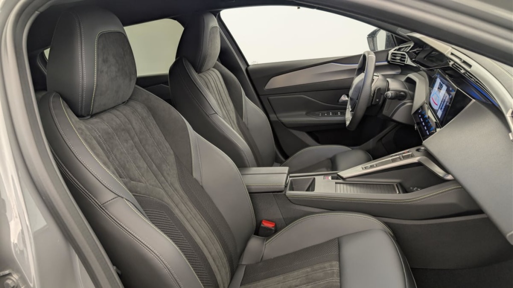 PEUGEOT 408 PHEV 225 e-EAT8 GT - ref: 1-369970 - Photo 9