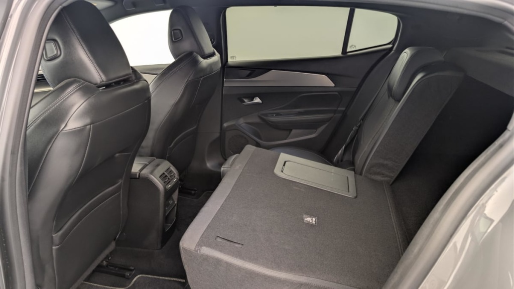 PEUGEOT 408 PHEV 225 e-EAT8 GT - ref: 1-369974 - Photo 12