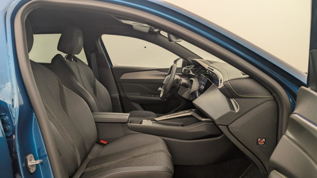 PEUGEOT 408 PHEV 225 e-EAT8 GT - ref: 1-369982 - Photo 9