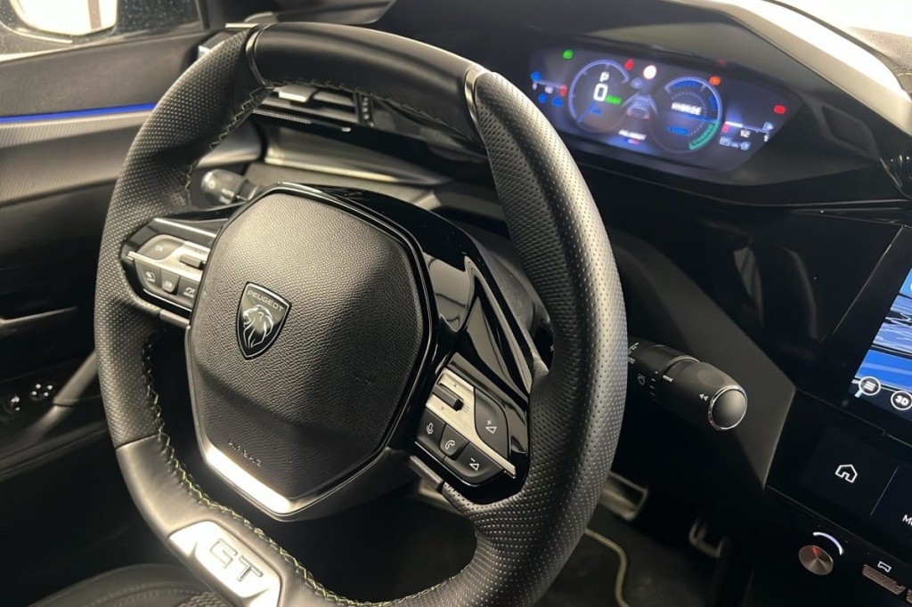 PEUGEOT 408 PHEV 225 e-EAT8 GT - ref: 1-369984 - Photo 14