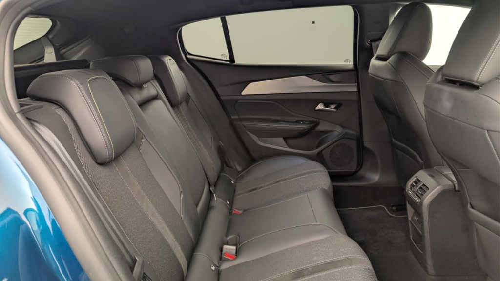 PEUGEOT 408 PHEV 225 e-EAT8 GT - ref: 1-369985 - Photo 10