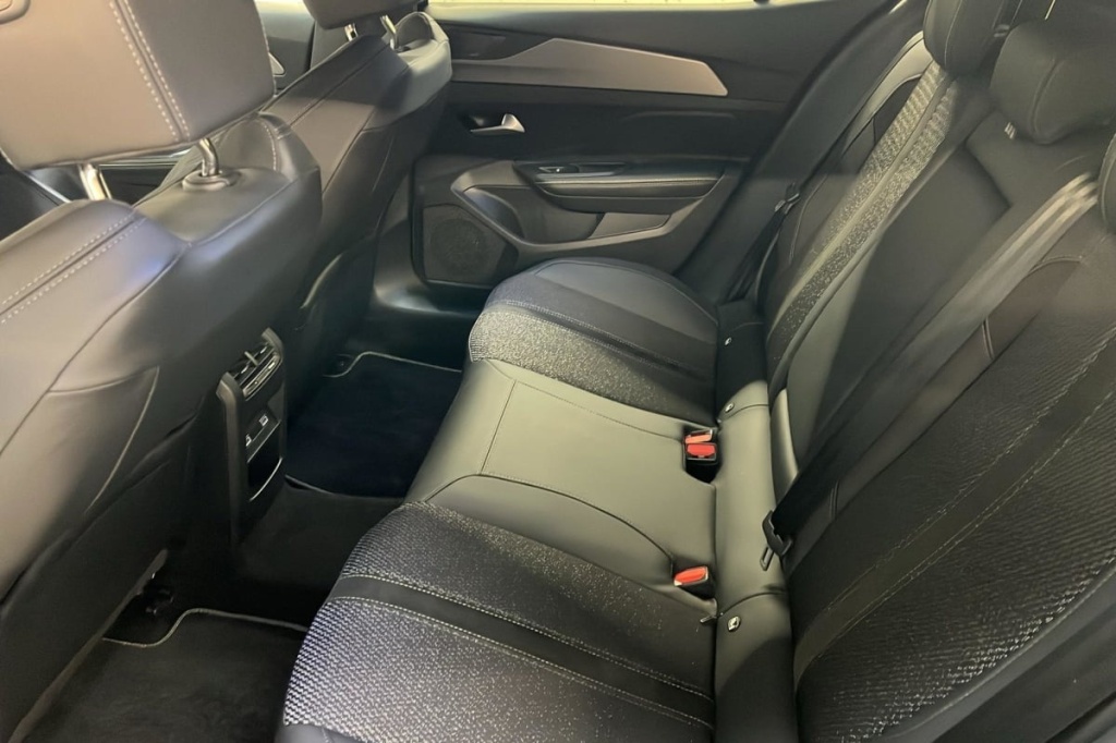 PEUGEOT 408 Hybrid 145 e-DCS6 GT - ref: 1-370025 - Photo 10