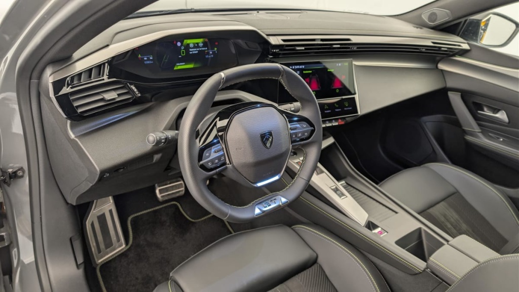 PEUGEOT 408 Hybrid 145 e-DCS6 GT - ref: 1-370037 - Photo 15