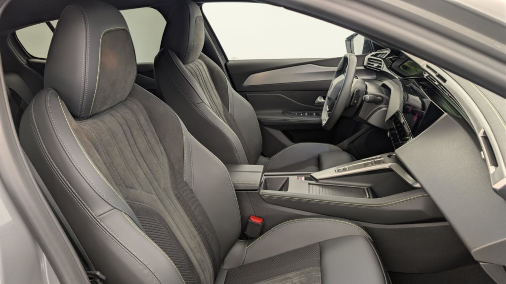 PEUGEOT 408 Hybrid 145 e-DCS6 GT - ref: 1-370037 - Photo 9