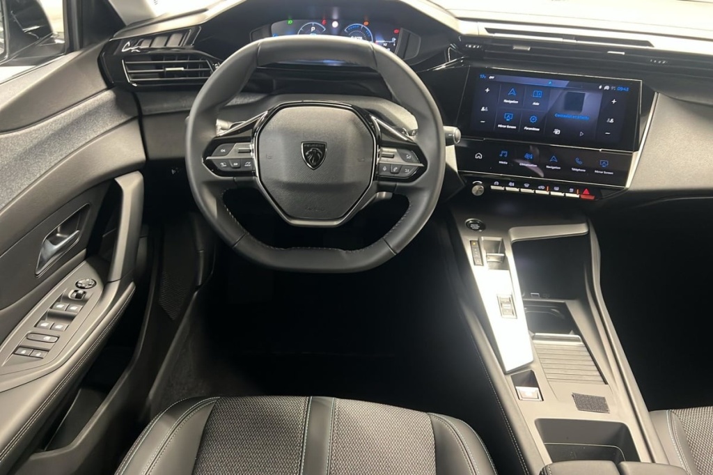 PEUGEOT 408 PHEV 180 e-EAT8 Allure - ref: 1-370255 - Photo 13