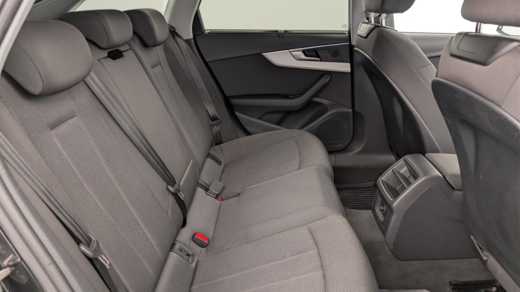 AUDI A4 Avant 35 TFSI 150 S tronic 7 Design - ref: 1-370303 - Photo 10