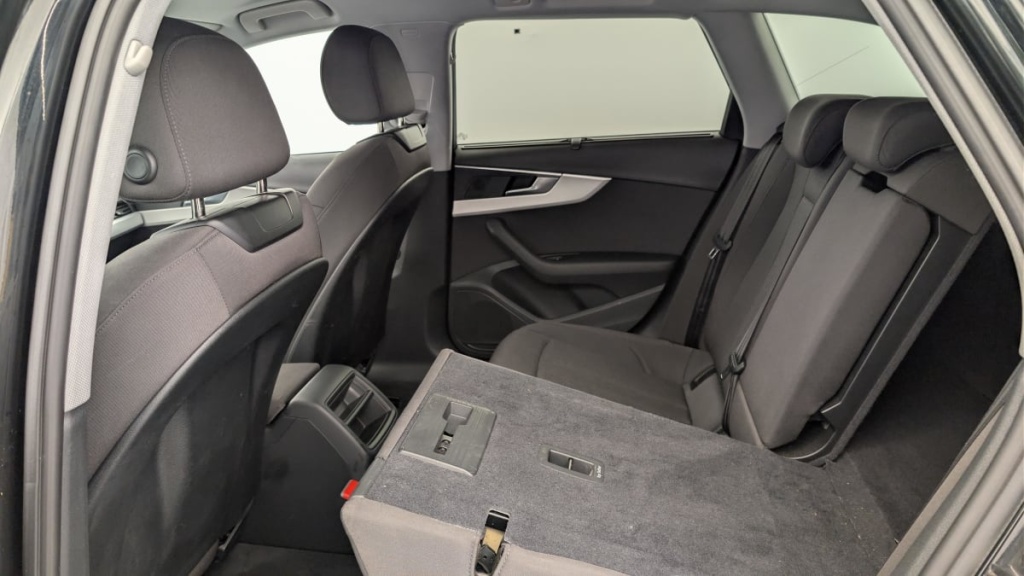 AUDI A4 Avant 35 TFSI 150 S tronic 7 Design - ref: 1-370303 - Photo 12