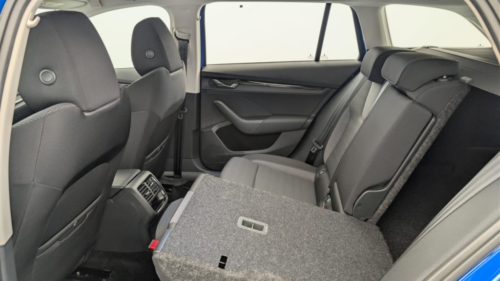 SKODA Octavia Combi 2.0 TDI 150 ch DSG7 Ambition - ref: 1-370621 - Photo 12