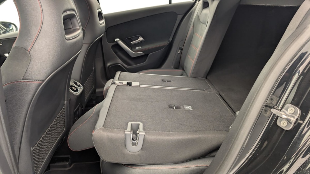 MERCEDES Classe A 180 7G-DCT AMG LINE - ref: 1-370700 - Photo 12