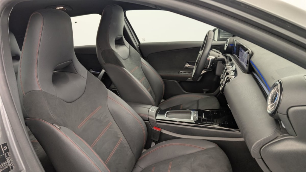 MERCEDES Classe A 180 7G-DCT AMG LINE - ref: 1-370701 - Photo 9