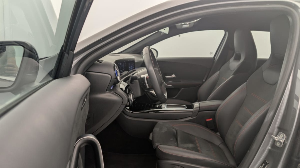 MERCEDES Classe A 180 7G-DCT AMG LINE - ref: 1-370702 - Photo 16