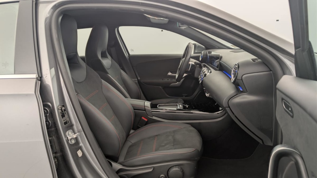 MERCEDES Classe A 180 7G-DCT AMG LINE - ref: 1-370702 - Photo 9