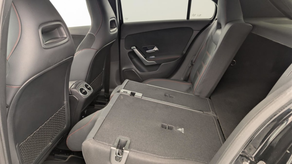 MERCEDES Classe A 180 7G-DCT AMG LINE - ref: 1-370705 - Photo 12