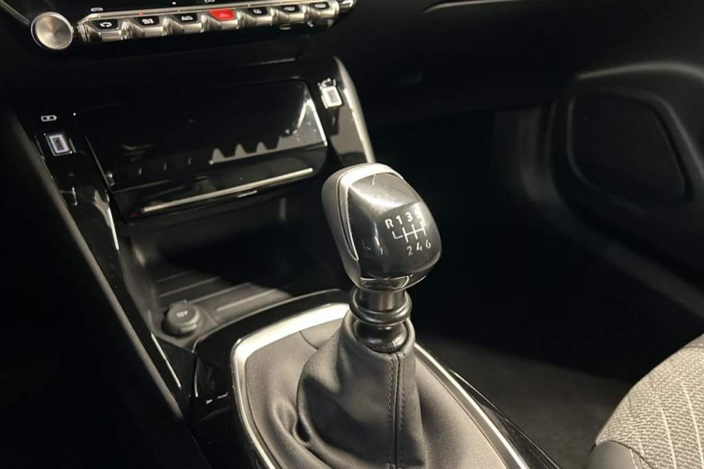 PEUGEOT 2008 100 S S BVM6 Allure - ref: 1-371251 - Photo 16