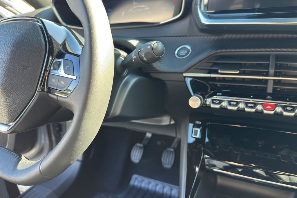 PEUGEOT 2008 100 S S BVM6 Allure - ref: 1-371276 - Photo 15