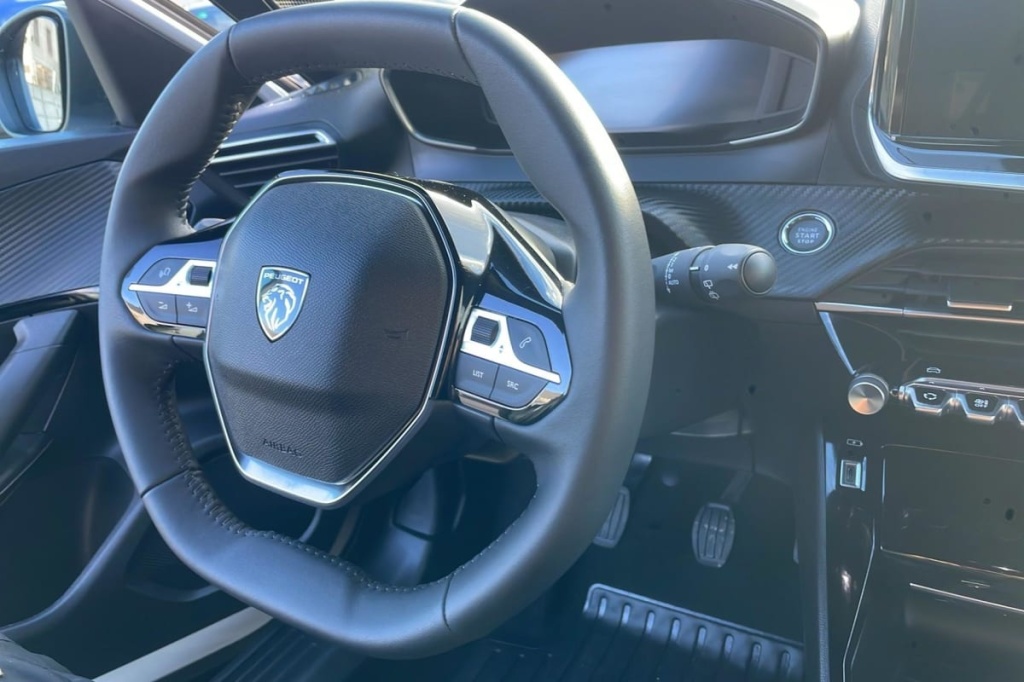 PEUGEOT 2008 100 S S BVM6 Allure - ref: 1-371309 - Photo 15