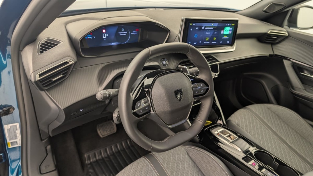 PEUGEOT 2008 Hybrid 145 e-DCS6 Allure - ref: 1-371352 - Photo 15