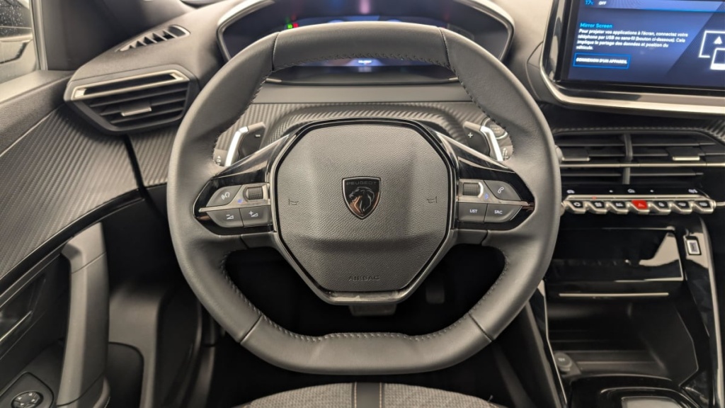 PEUGEOT 2008 Hybrid 145 e-DCS6 Allure - ref: 1-371433 - Photo 14