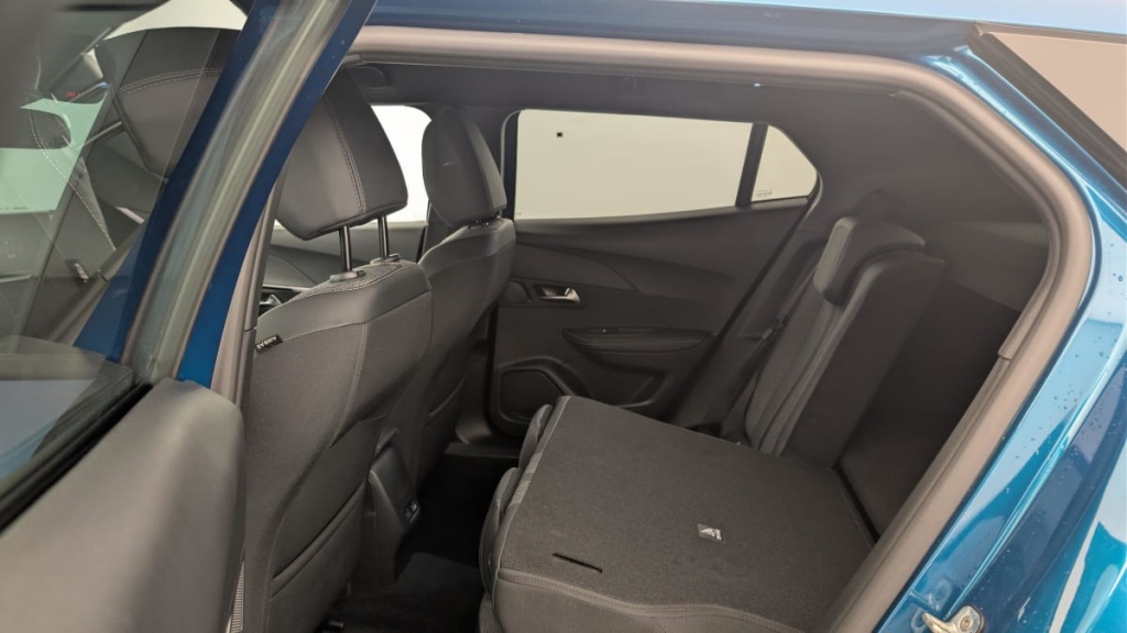 PEUGEOT 2008 Hybrid 145 e-DCS6 Allure - ref: 1-371654 - Photo 12