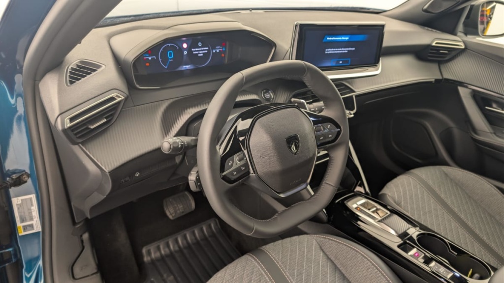 PEUGEOT 2008 Hybrid 145 e-DCS6 Allure - ref: 1-371656 - Photo 15