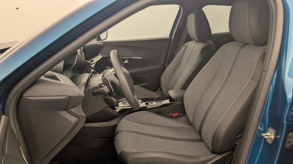 PEUGEOT 2008 Hybrid 145 e-DCS6 Allure - ref: 1-371656 - Photo 16