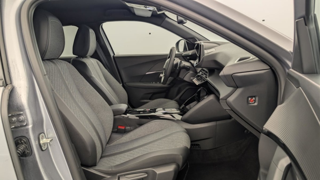 PEUGEOT 2008 Hybrid 145 e-DCS6 Allure - ref: 1-371698 - Photo 9