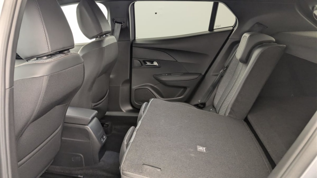 PEUGEOT 2008 Hybrid 145 e-DCS6 Allure - ref: 1-371701 - Photo 12