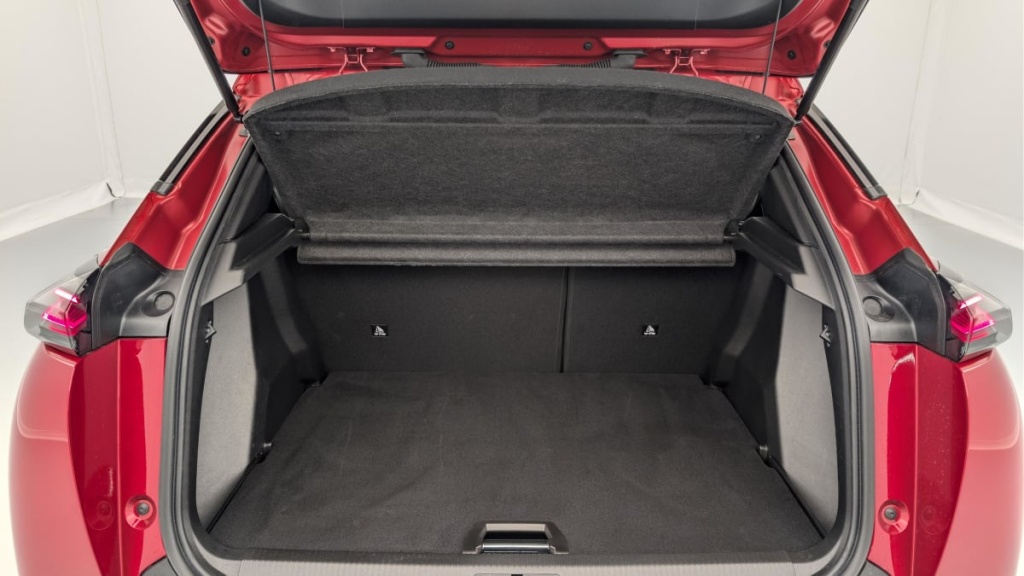 PEUGEOT 2008 Hybrid 145 e-DCS6 Allure - ref: 1-371743 - Photo 11