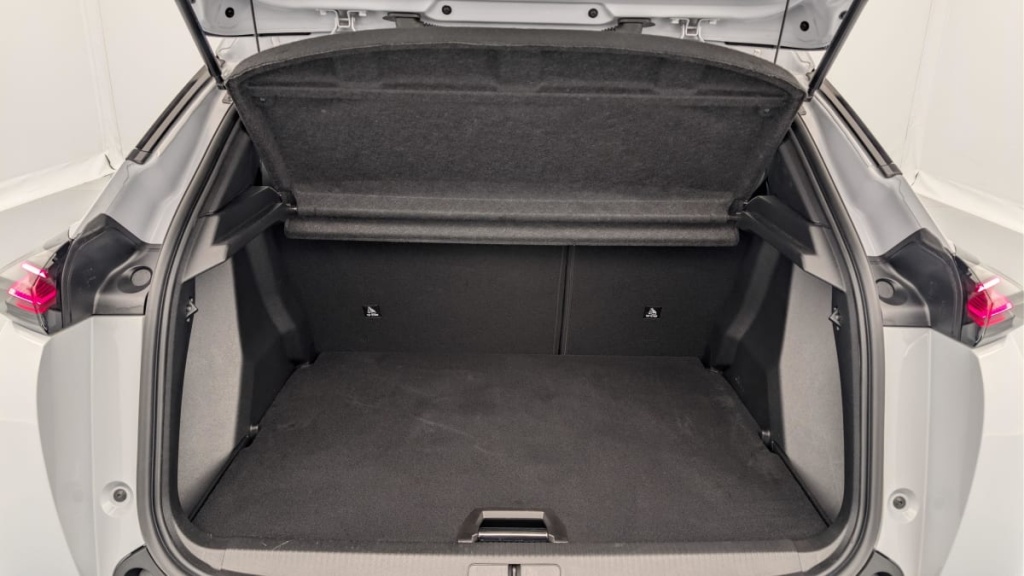 PEUGEOT 2008 Hybrid 145 e-DCS6 Allure - ref: 1-371758 - Photo 11