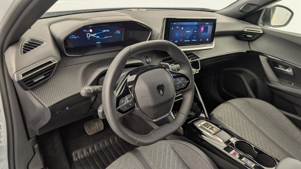 PEUGEOT 2008 Hybrid 145 e-DCS6 Allure - ref: 1-371758 - Photo 15