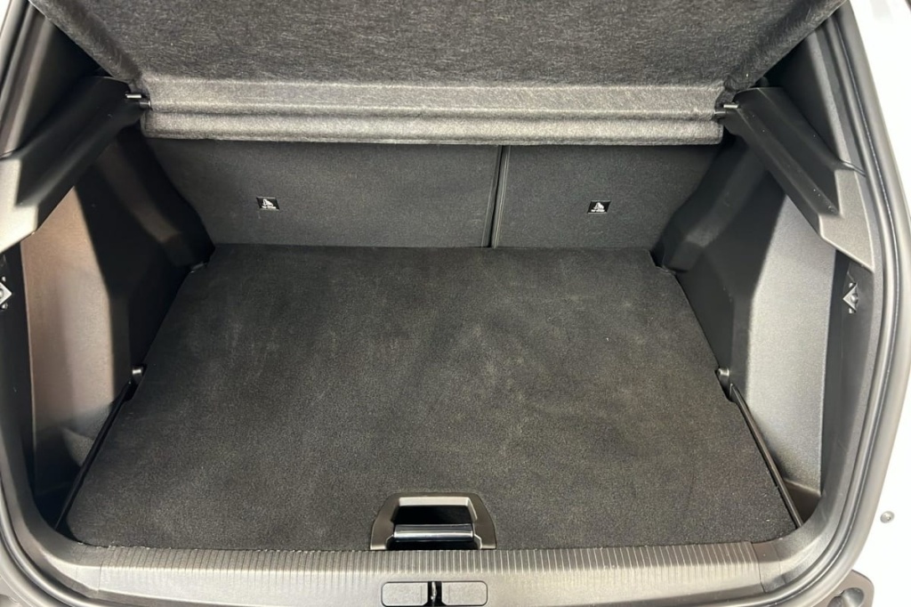 PEUGEOT 2008 Hybrid 145 e-DCS6 Allure - ref: 1-371759 - Photo 11