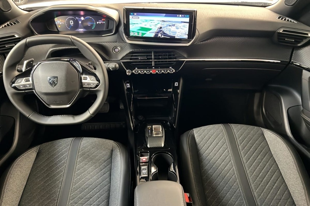 PEUGEOT 2008 Hybrid 145 e-DCS6 Allure - ref: 1-371759 - Photo 12