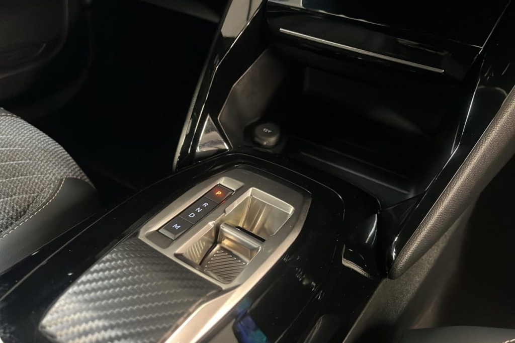 PEUGEOT 2008 Hybrid 145 e-DCS6 Allure - ref: 1-371759 - Photo 16