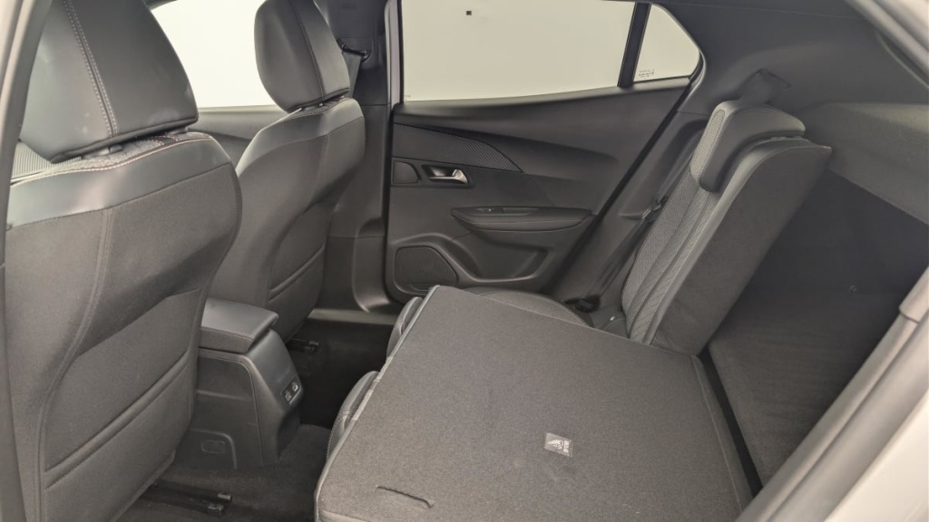 PEUGEOT 2008 Hybrid 145 e-DCS6 Allure - ref: 1-371772 - Photo 12